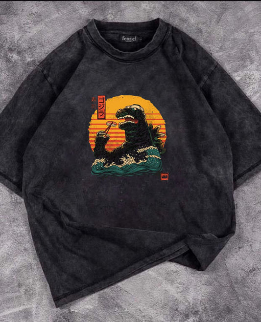 Godzilla Sushi Baskılı Yıkamalı T-Shirt